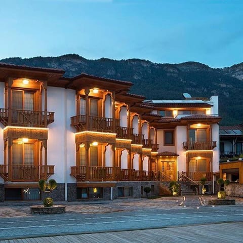 Property building, Natural landscape