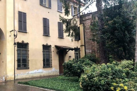 Property building, Garden view