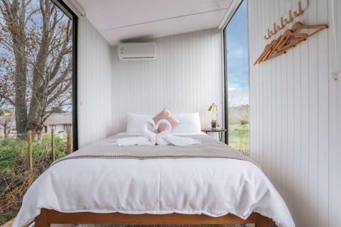 Kiwi Farm Cabin 1 by Tiny Away Cabin in Auckland Region