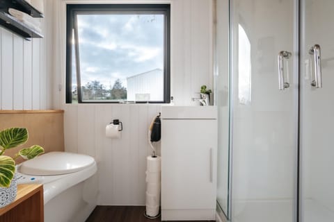 Kiwi Farm Cabin 1 by Tiny Away Cabin in Auckland Region