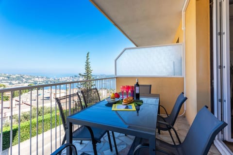 Patio, Dining area, Sea view