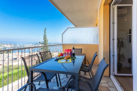 Patio, Dining area, Sea view