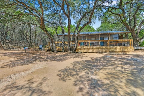 Bulverde Cottage at Moonlight Getaway House in Bulverde