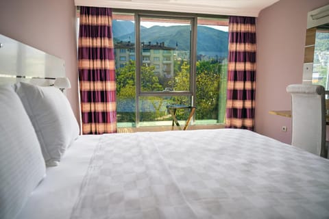 Natural landscape, Photo of the whole room