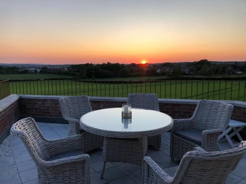 View (from property/room), Balcony/Terrace, Sunset