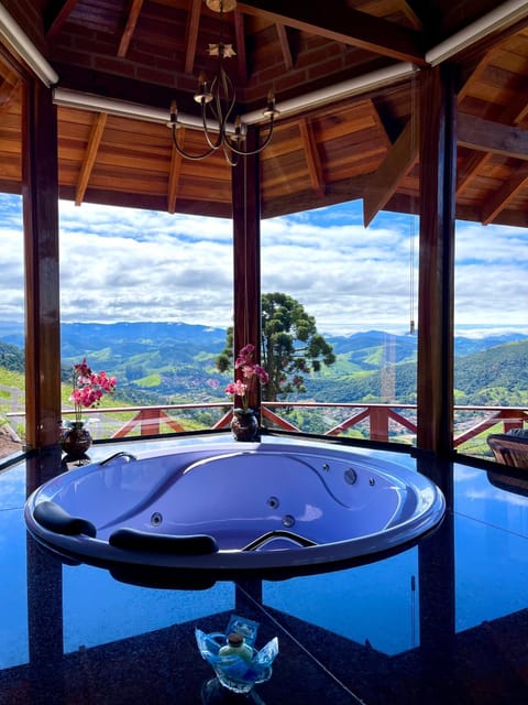 Hot Tub, City view, Mountain view