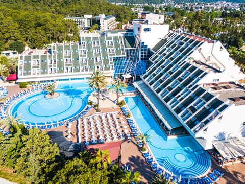 Property building, Bird's eye view, Pool view, Swimming pool