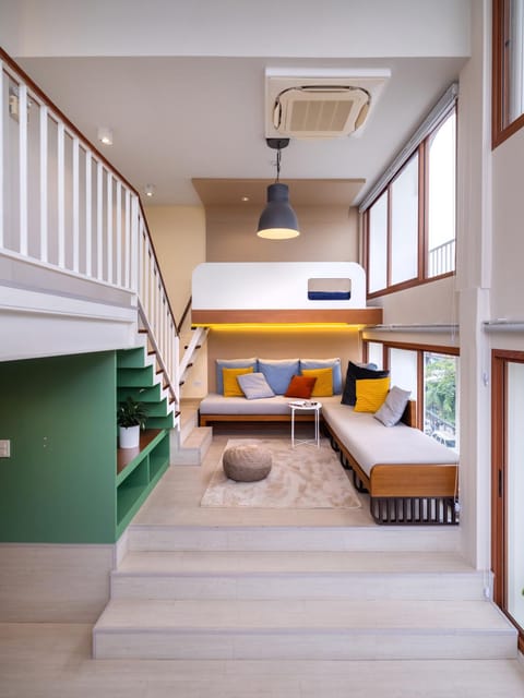 Living room, Seating area