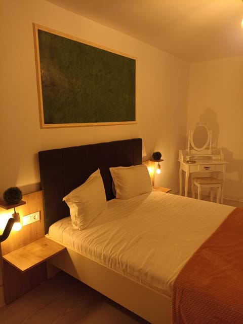 Bed, Photo of the whole room