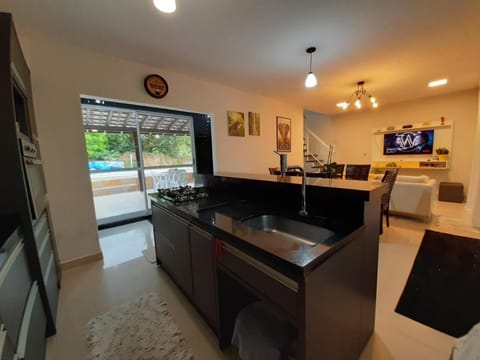Kitchen or kitchenette, Communal kitchen
