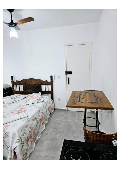 Apto c-estacionam - SEM TAXAS- 900m do centro histórico com piscina, sauna, academia Apartment in State of Rio de Janeiro