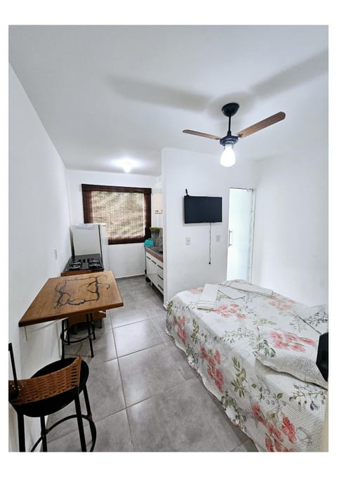 Apto c-estacionam - SEM TAXAS- 900m do centro histórico com piscina, sauna, academia Apartment in State of Rio de Janeiro