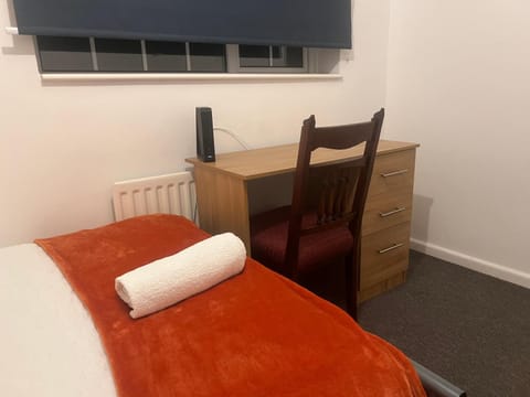 The Coral Guest House 1 Mile from Winchester Market Bed and Breakfast in Winchester