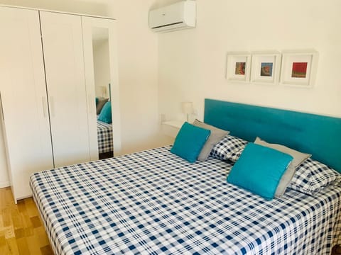 Bed, Photo of the whole room, Bedroom, wardrobe, air conditioner