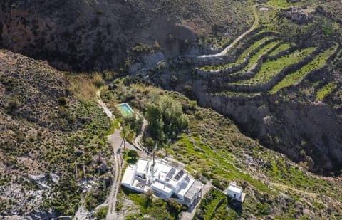 Property building, Spring, Day, Natural landscape, Bird's eye view, Garden, Mountain view