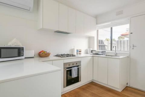 Coffee/tea facilities, Kitchen or kitchenette, minibar, pet friendly, stove, toaster