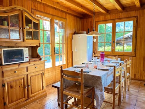 Chalet familial proche des pistes avec WiFi et parking - FR-1-623-349 Chalet in Les Gets