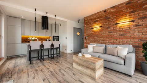 Bed, Kitchen or kitchenette, Living room, Photo of the whole room, Seating area, Dining area