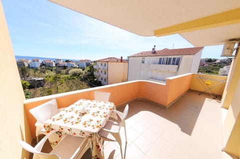 Day, View (from property/room), Balcony/Terrace, Seating area, Garden view