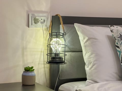 Bed, Living room, Photo of the whole room, Bedroom