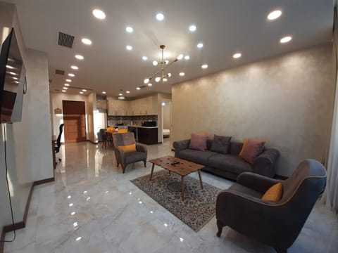 TV and multimedia, Kitchen or kitchenette, Living room, Seating area, Dining area, minibar, oven, pet friendly
