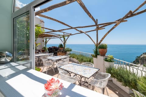 Property building, Balcony/Terrace