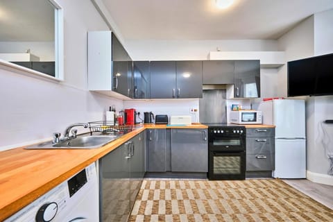 Portrush Harbour Apt Walk to Beach - Princess Red 1 Apartment in Portrush