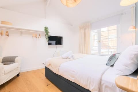 Lille Citadelle Charming house with courtyard Bed and Breakfast in Lille