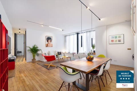 TV and multimedia, Living room, Seating area, Dining area