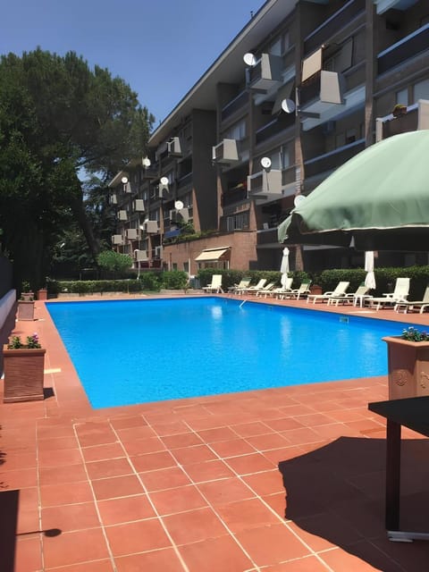 Day, Pool view, Swimming pool, Swimming pool, sunbed
