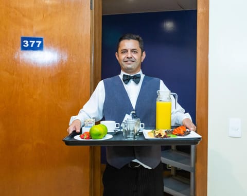 Staff, Food and drinks, Food, Breakfast, Drinks