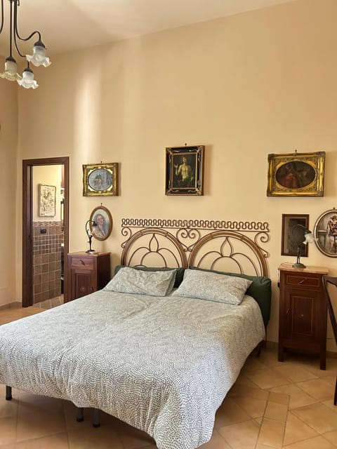 Bed, Photo of the whole room