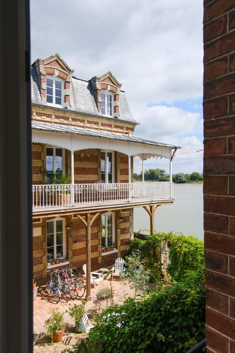 Property building, Patio, Natural landscape, View (from property/room), Balcony/Terrace, Garden view, River view, Internal: Not applicable to any particular room