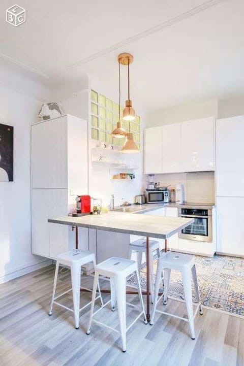 Kitchen or kitchenette, Dining area, dishwasher, stove