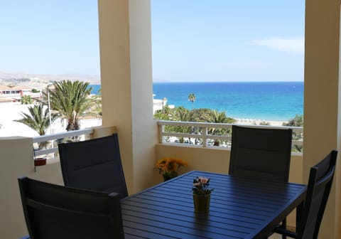 Natural landscape, View (from property/room), Balcony/Terrace, Balcony/Terrace, Seating area, Beach, Sea view