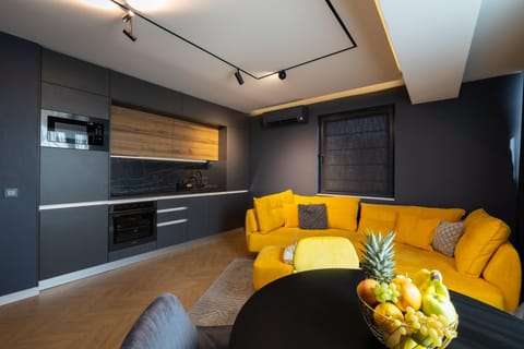 Kitchen or kitchenette, Living room, Seating area, pet friendly