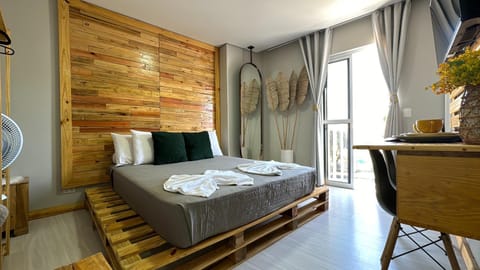 TV and multimedia, Photo of the whole room, Bedroom