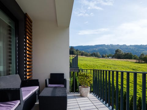 Spring, Day, Natural landscape, View (from property/room), Balcony/Terrace, Garden view, Mountain view