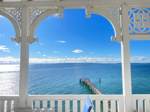 View (from property/room), View (from property/room), Balcony/Terrace, Decorative detail