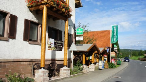 Facade/entrance