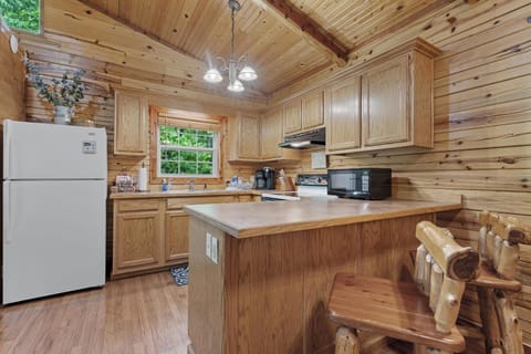 Nature's View Retreat Serenity and Splendor House in Hollister