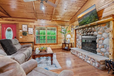 Nature's View Retreat Serenity and Splendor House in Hollister