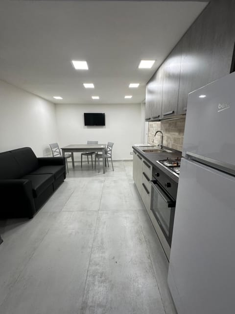 Kitchen or kitchenette, Dining area, minibar, oven, pet friendly, stove