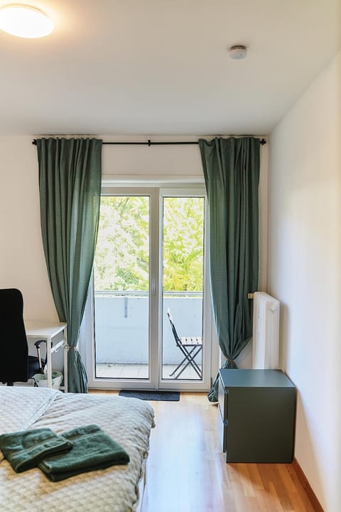 N39 Whole 3-Room Apartment or Individual Room in Karlsruhe Südstadt Vacation rental in Karlsruhe