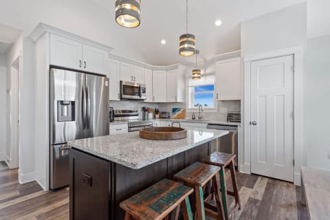 1013 - Hook'em (formerly High Tides and Philly Forever) House in Corolla