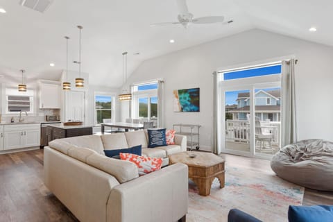 1013 - Hook'em (formerly High Tides and Philly Forever) House in Corolla