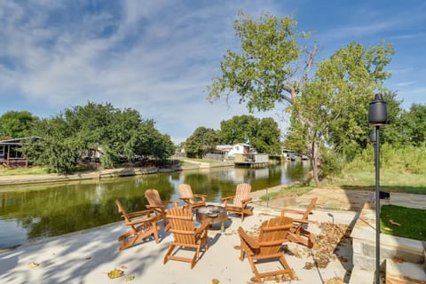 Waterfront Granbury Home with Electric Fireplace! House in Granbury