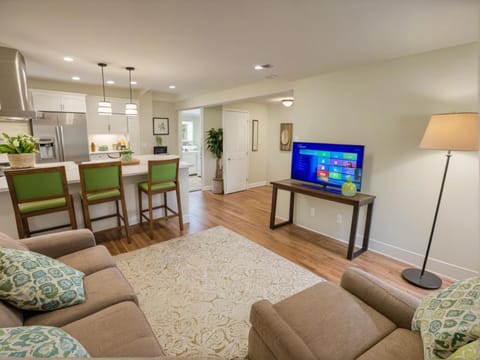 Kitchen or kitchenette, Living room