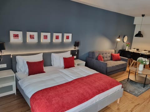 Bed, Living room, Photo of the whole room, Seating area, Dining area, Bedroom