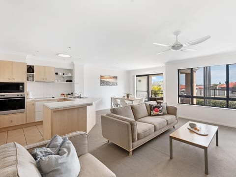 Seating area, kitchen